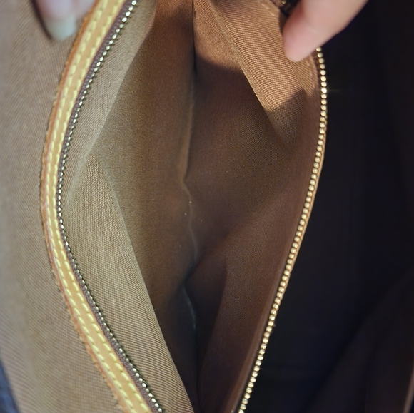 Louis Vuitton Tote - Picture 7 of 9